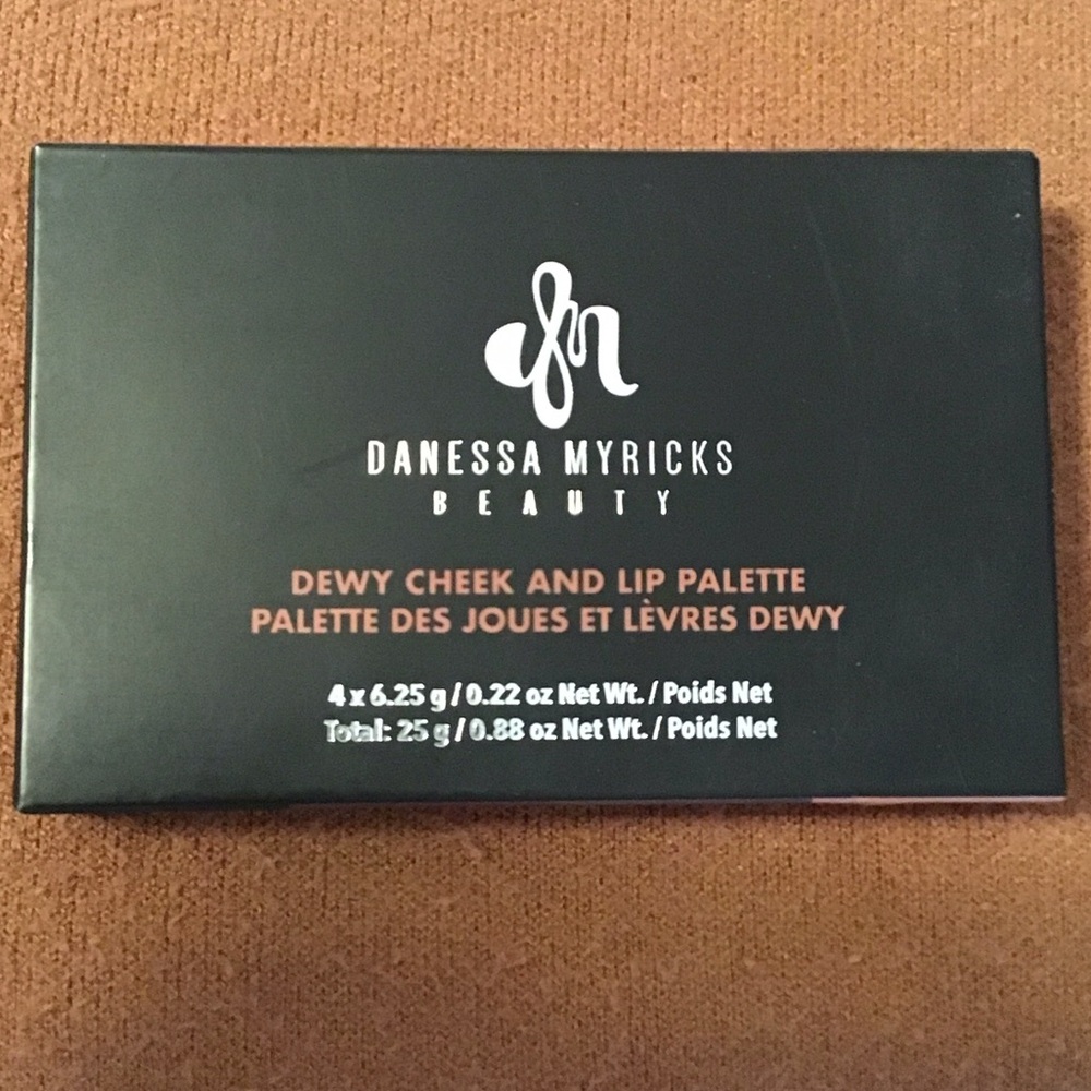 DANESSA MYRICKS Dew it Undercover multipurpose balm palette for lips and cheeks - Picture 4 of 4